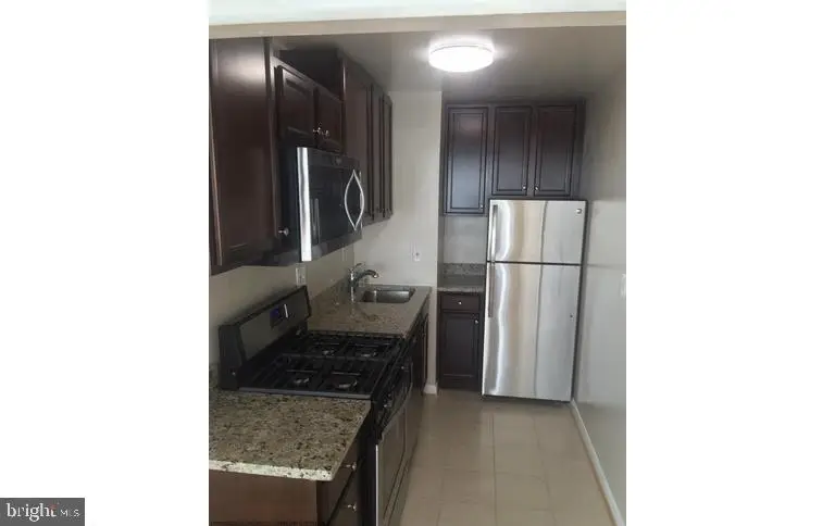 10201 Grosvenor Place , 1123, Rockville, MD 20852 - #3