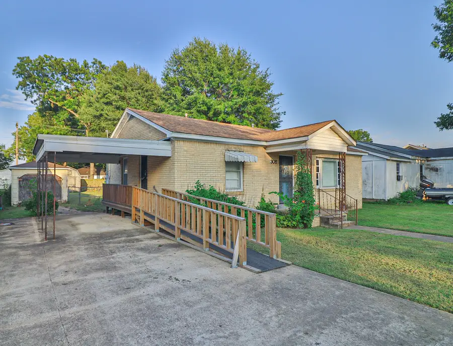 308 Mildred Avenue, Trumann, AR 72472 - #3