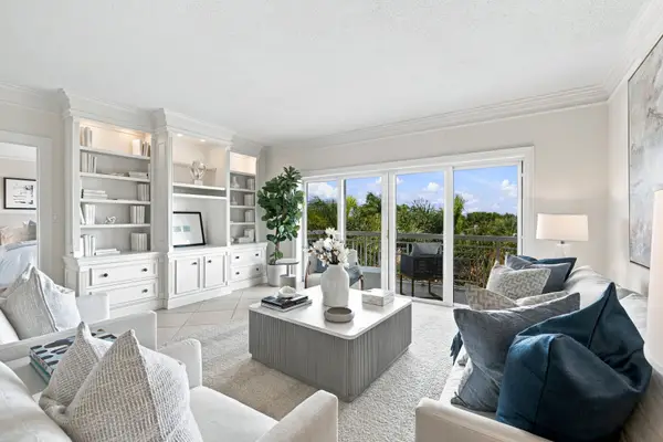 250 Bradley Place #504, Palm Beach, FL 33480
