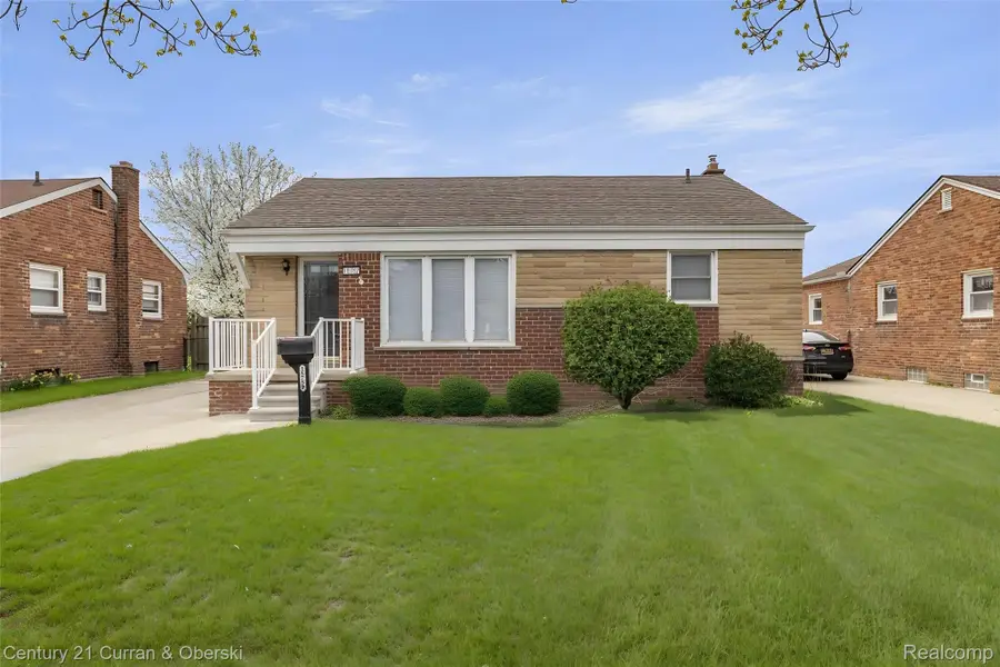 18752 Koester Street, Riverview, MI 48193 - #2