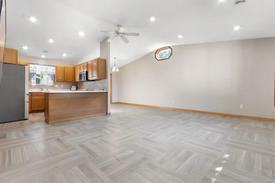 614 W 3rd St, Canton, SD 57013 - #2