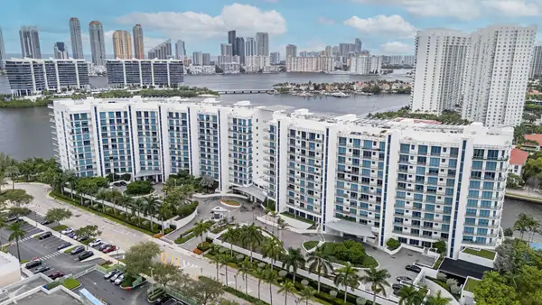 3250 NE 188th St #103, Aventura, FL 33180