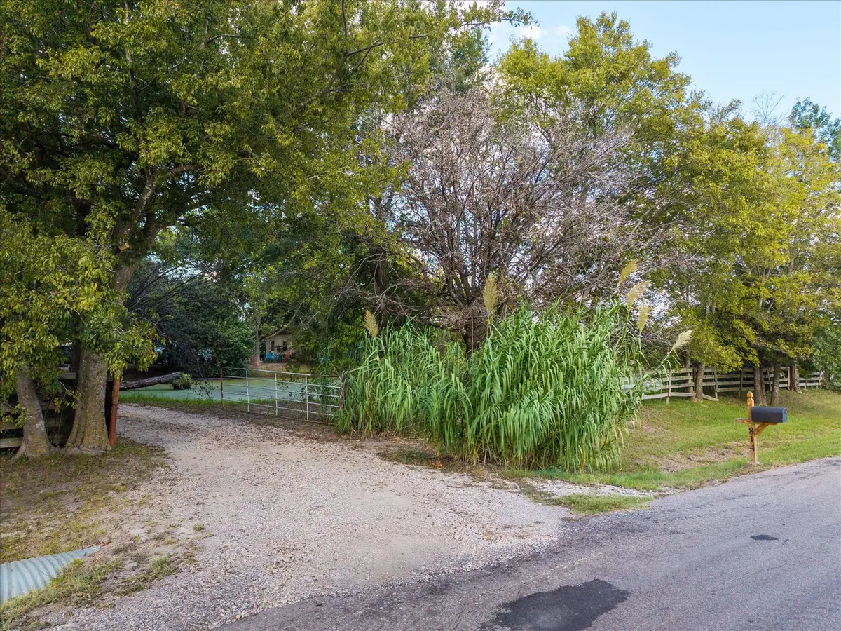 814 Signal Road, Quinlan, TX 75474 - Image #1