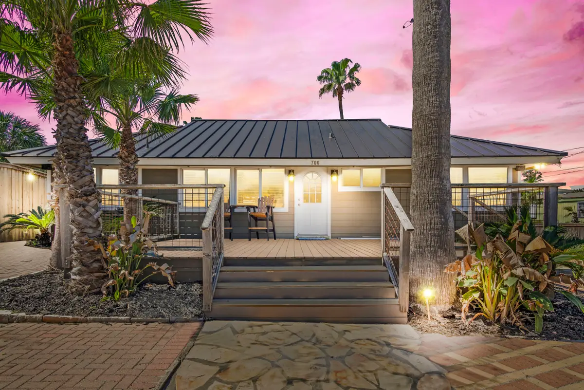 700 E Avenue G, Port Aransas, TX 78373 - Image #1