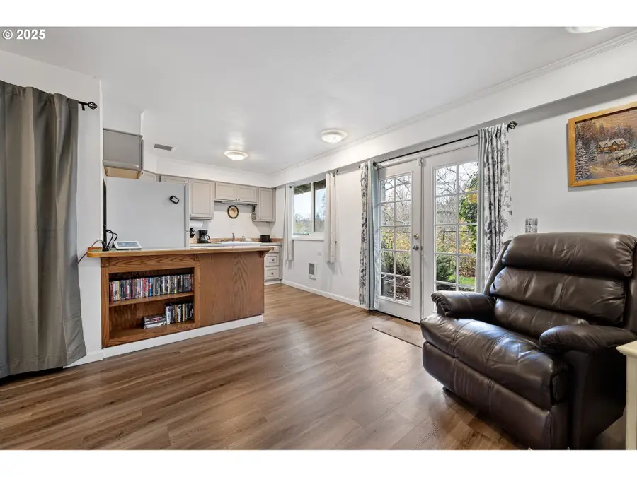 2132 W 14th Ct, Eugene, OR 97402 - #3