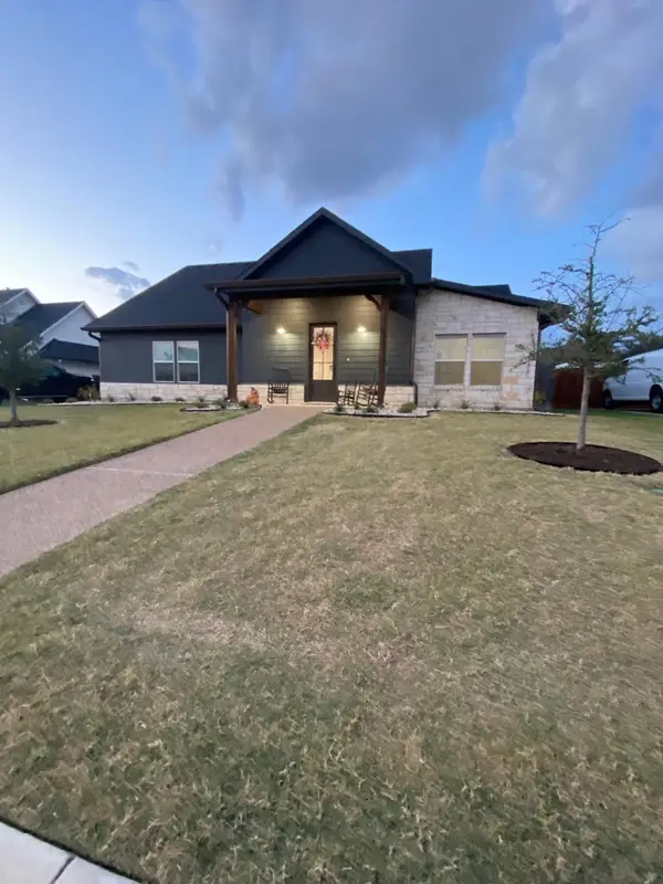 913 Day Star Drive, Hewitt, TX 76643