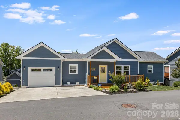 215 Oak Meadow Lane, Asheville, NC 28804