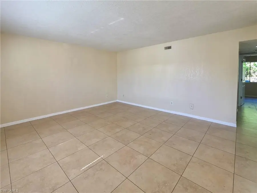 4621 Bayshore Drive #Q3 #Q3, Naples, FL 34112 - #3
