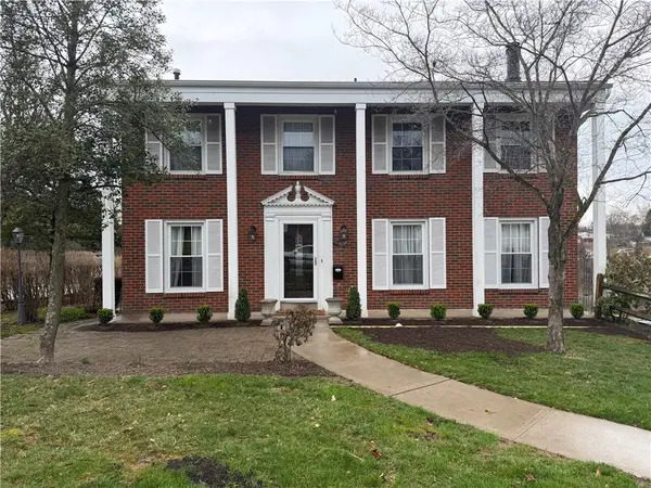 213 New Hampshire Dr, Lower Burrell, PA 15068