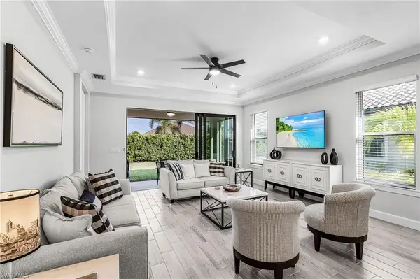 15561 Vittorio Street, Naples, FL 34114
