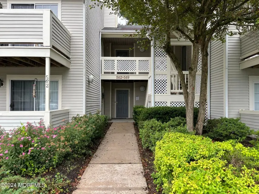 564 Applewood Court, Howell, NJ 07731 - Image #1