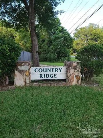 10410 Waterford Dr, Pensacola, FL 32514