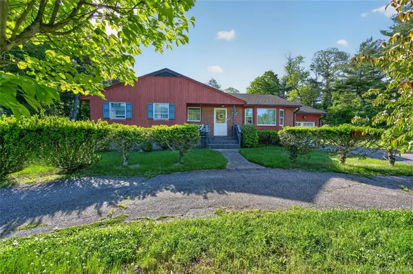 660 Washington Avenue, Plainview, NY 11803