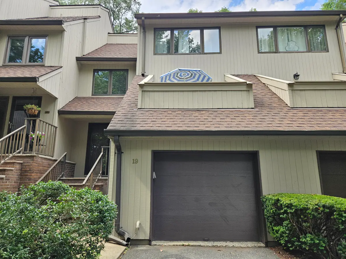 19 Newcastle Ct, Mountain Lakes, NJ 07046 - Image #1