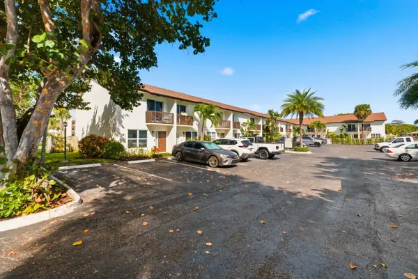 1917 NE 3rd Street, Deerfield Beach, FL 33441