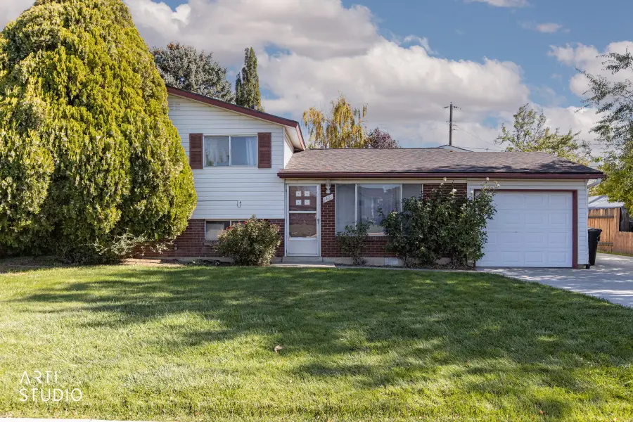 1481 S Melanie Ln, Syracuse, UT 84075 - Image #3