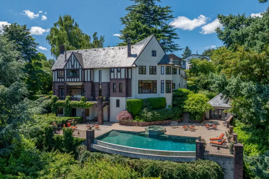 5570 SW Menefee Dr, Portland, OR 97239 - Image #2