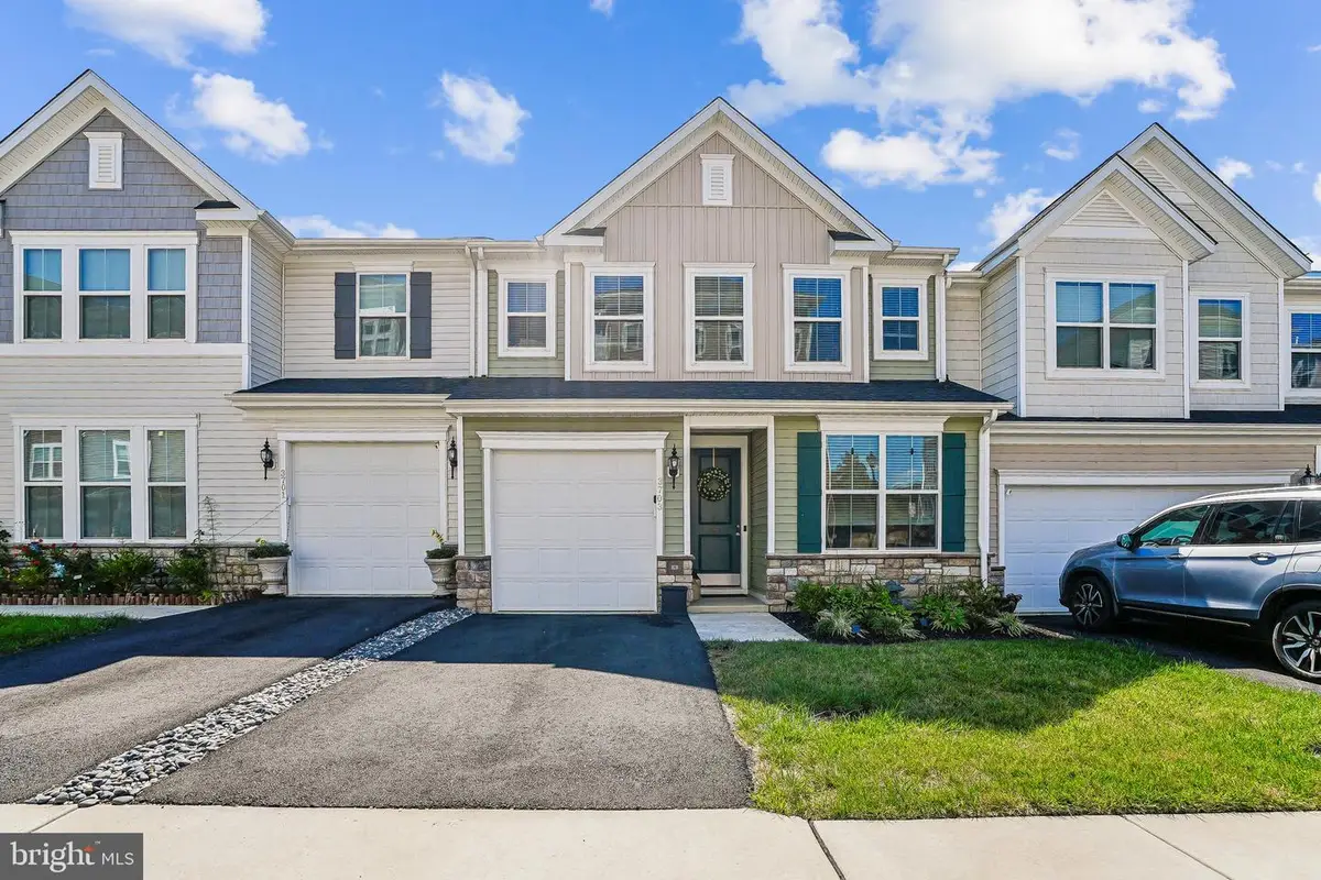 3703 Havertill Ln, Woodbridge, VA 22193 - #1