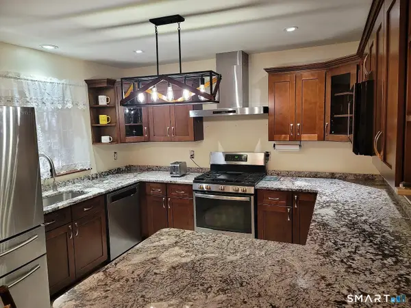 34 Garden Hill Circle #34, Waterbury, CT 06704