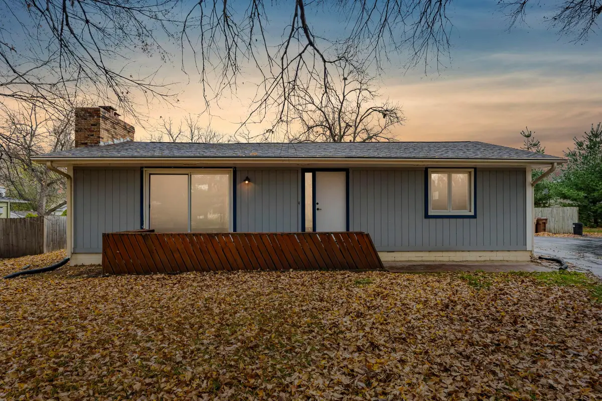 5327 NW 72nd Street, Urbandale, IA 50322 - Image #1