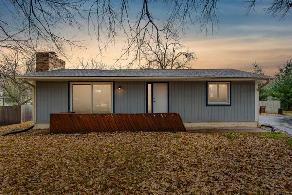 5327 NW 72nd Street, Urbandale, IA 50322