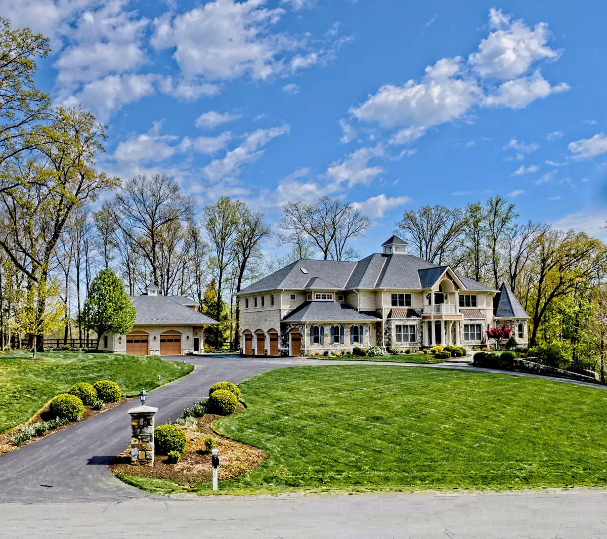 40436 Beacon Hill Dr, Leesburg, VA 20176 - Image #1