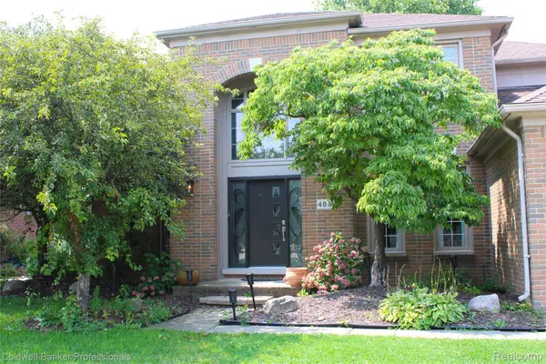 48711 Cross Creek Drive, Macomb, MI 48044