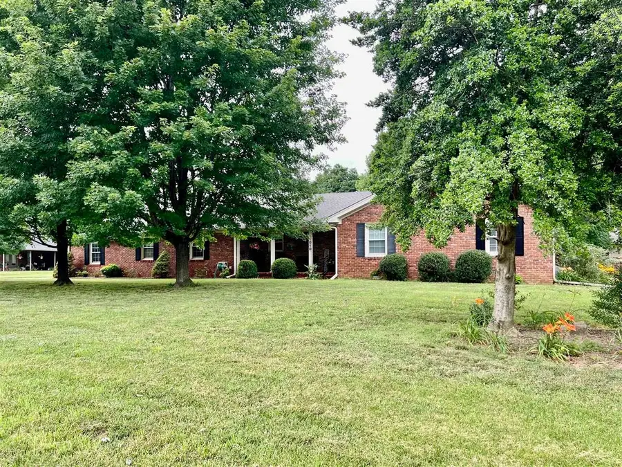 1010 S College St, Franklin, KY 42134 - #2