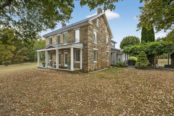 464 Locust Ln, LITTLESTOWN, PA 17340