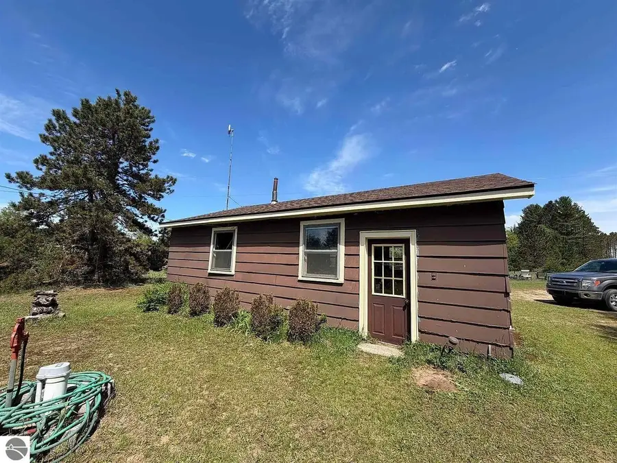 13158 Cinder RD, Beulah, MI 49617 - #3