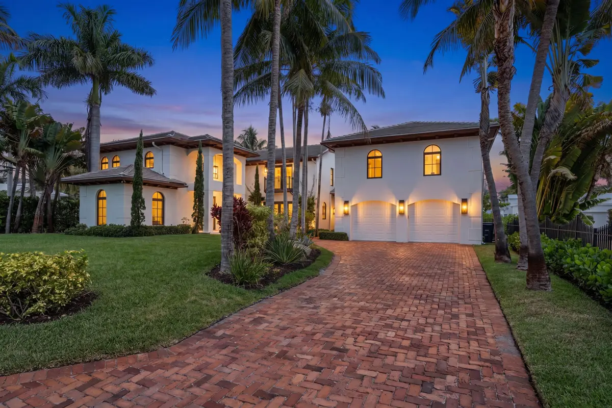 257 E Lakewood Road, West Palm Beach, FL 33405 - #1
