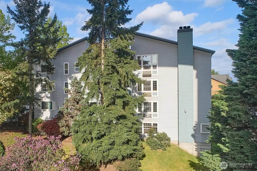 909 N 35th Street #402, Seattle, WA 98103 - Image #2