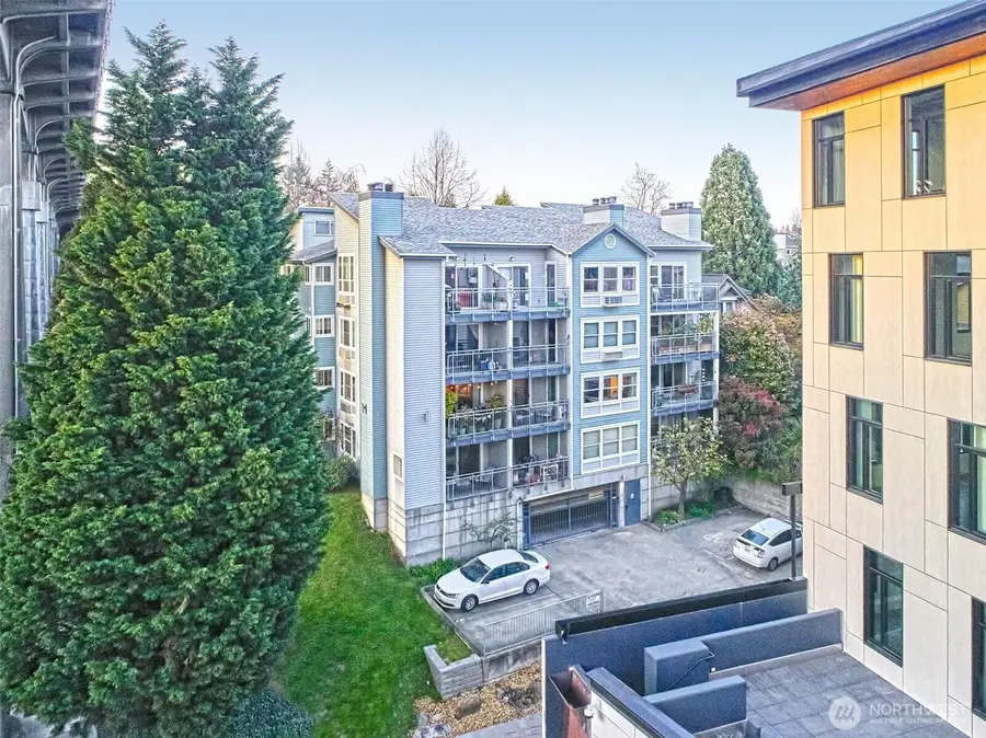 909 N 35th Street #402, Seattle, WA 98103 - Image #3