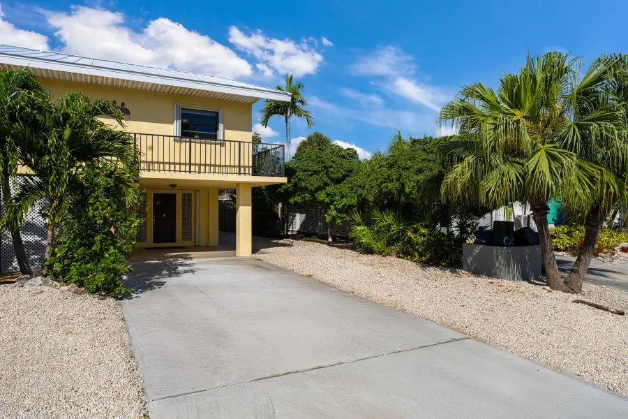 391 10th Street, Key Colony Beach, FL 33051 - #3