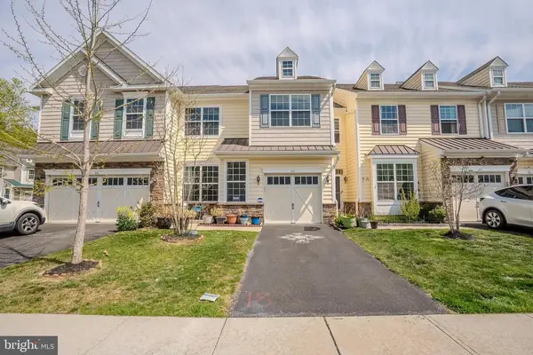 18 Mclean Terrace, Cranbury, NJ 08512