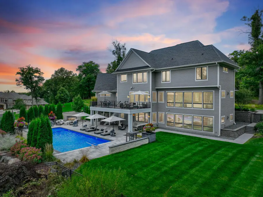 21 Cherrywood Circle, North Oaks, MN 55127 - #3