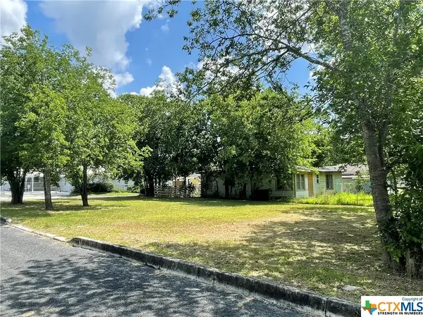 557 Silva Street, Seguin, TX 78155