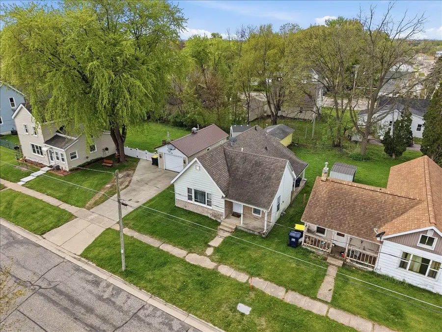 806 Mansion Street, Mauston, WI 53948 - #3