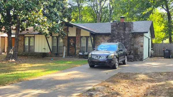 1009 Towering Oaks Dr, Jacksonville, AR 72076