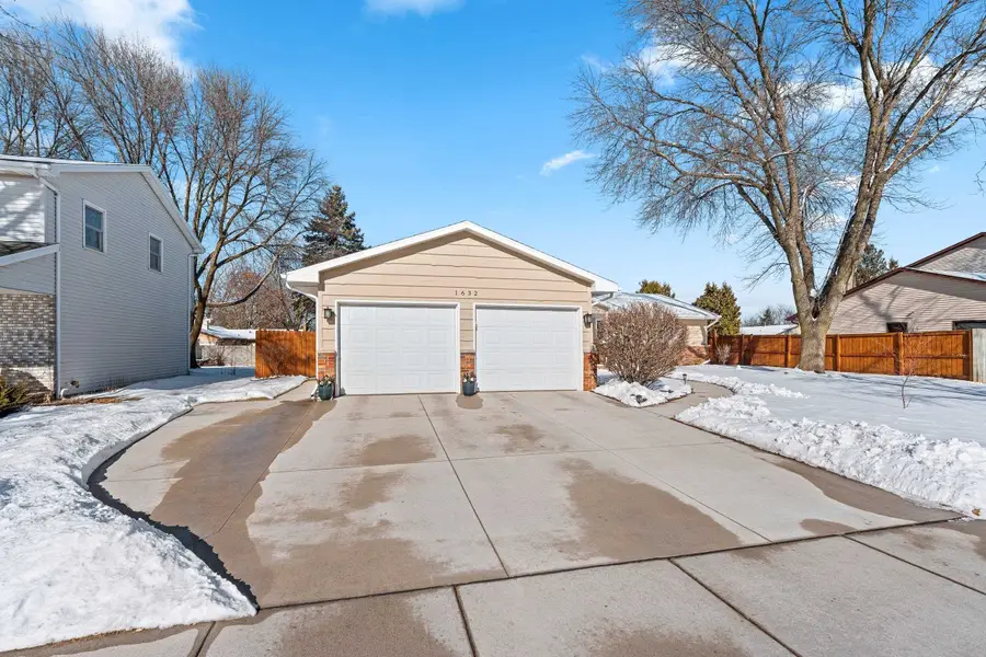 1632 W Cloverdale Drive, Appleton, WI 54914 - #3