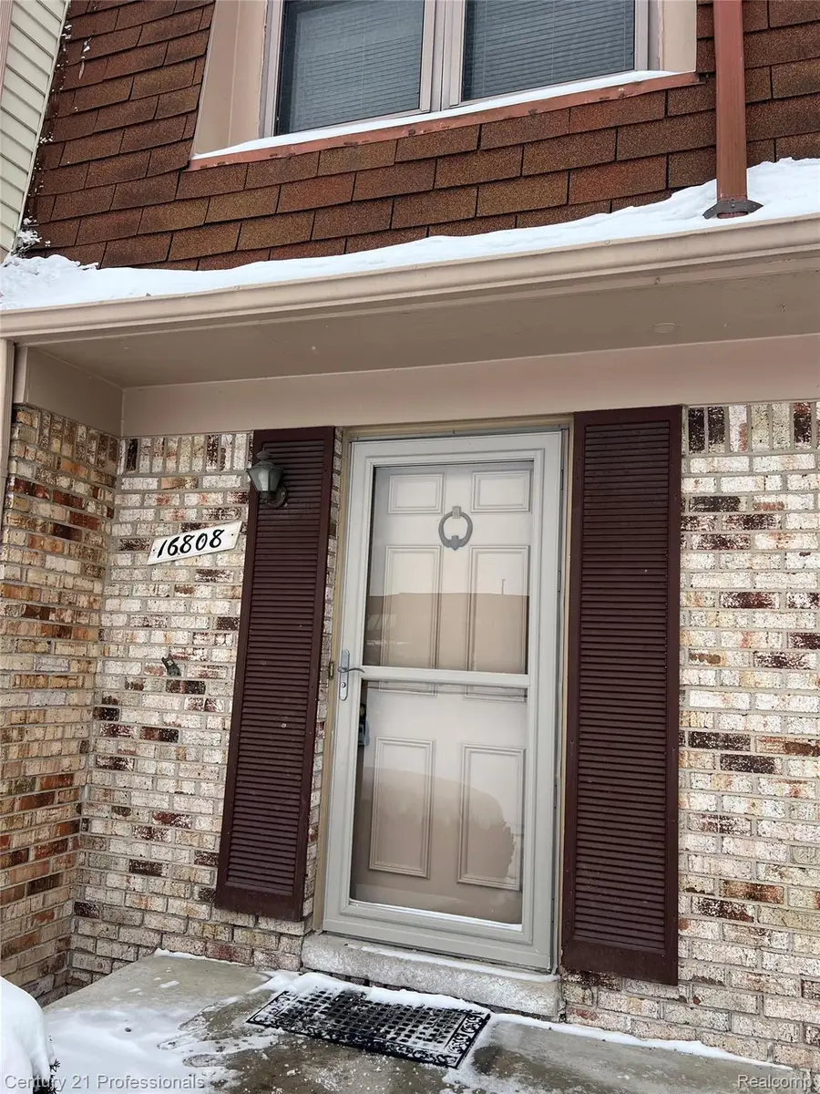 16808 Kingsbrooke Drive, Clinton, MI 48038 - #2