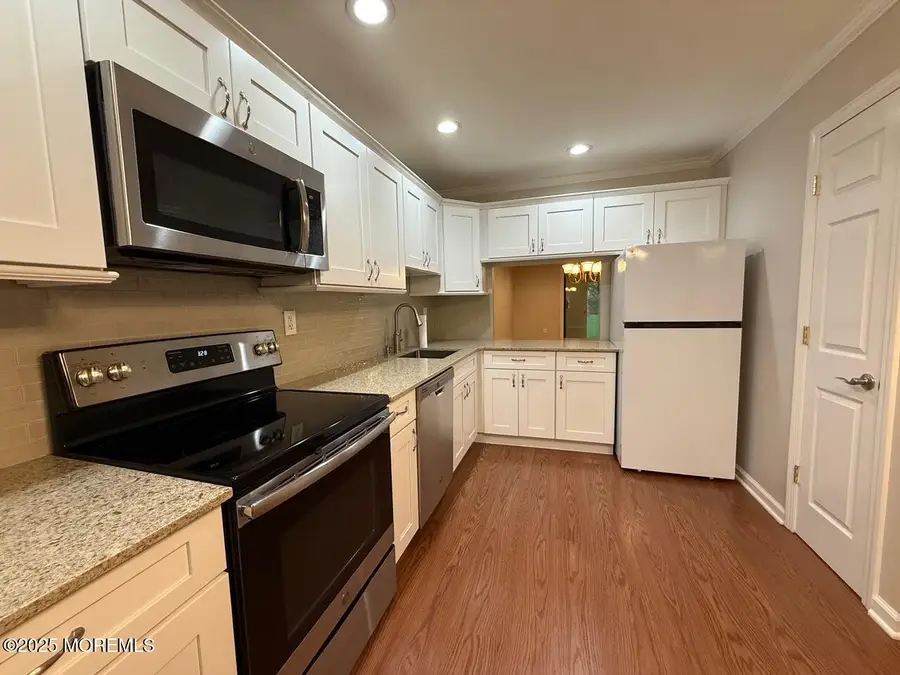 215 Medford Court #B, Manalapan Township, NJ 07726 - Image #3