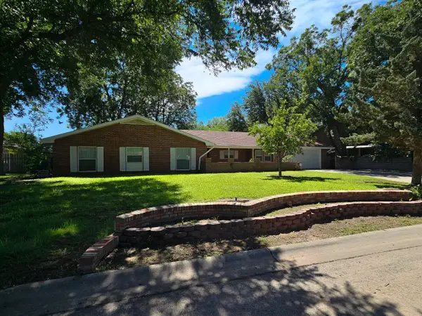 1406 Stagner Dr, Carlsbad, NM 88220