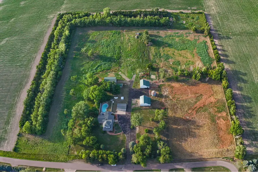 200 W 24th Ave., Tyndall, SD 57066 - #3