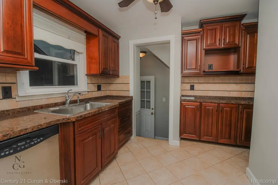 771 Farnham Avenue, Lincoln Park, MI 48146 - #3