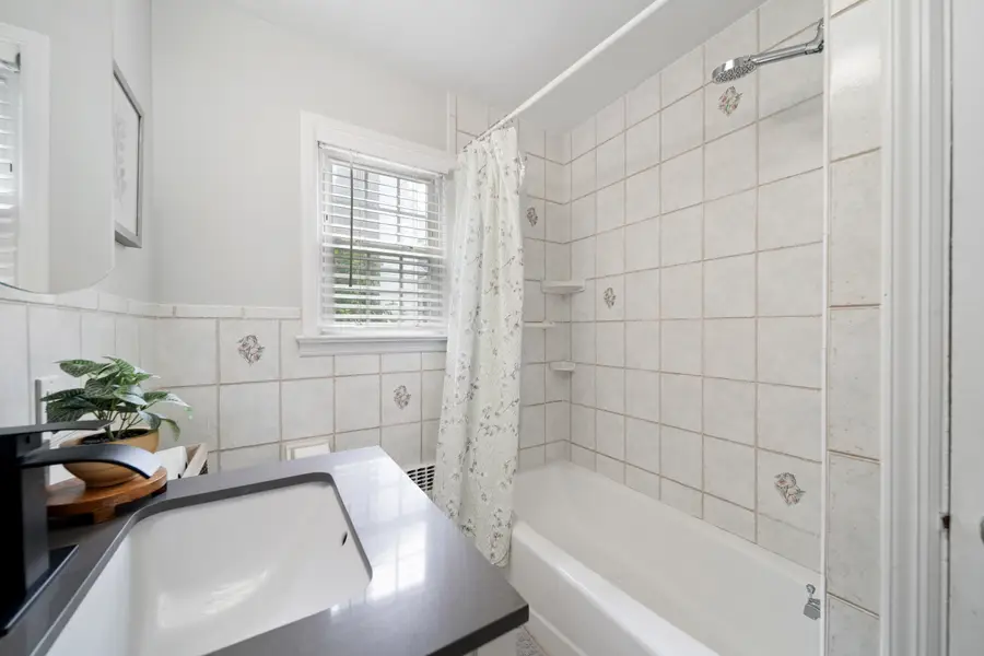 364 Rutland Avenue, Teaneck, NJ 07666 - Image #3