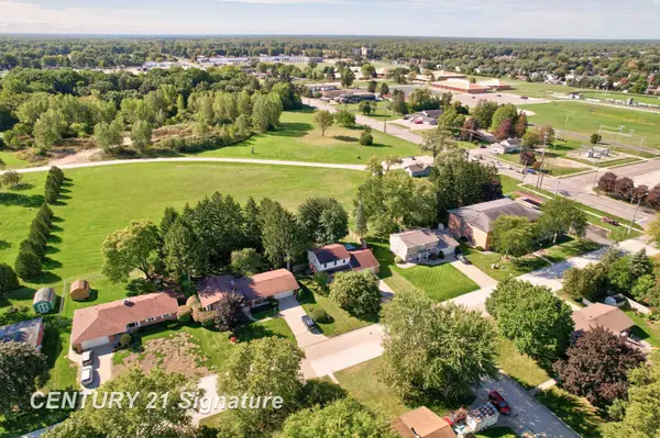 4925 Century, Saginaw, MI 48638