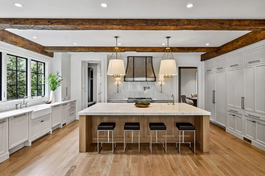 258 Pineland Road Nw, Atlanta, GA 30342 - Image #3