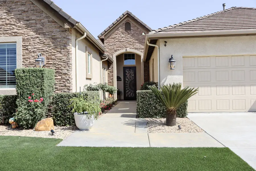 6516 W Wren Avenue, Visalia, CA 93291 - #2