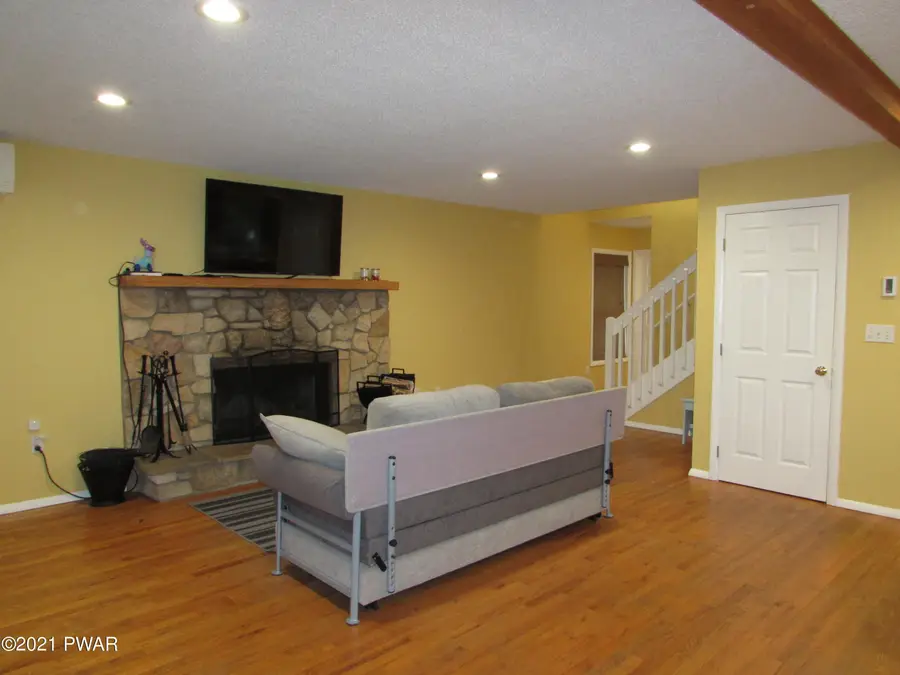 105 Waterview Dr, Lords Valley, PA 18428 - #2